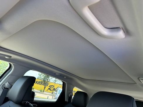 New 2026 Kia Sportage EX w/ EX Panorama Roof Package FWD image 16