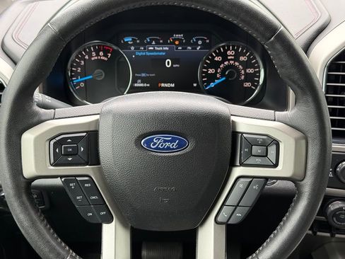 Used 2017 Ford F150 Lariat w/ Equipment Group 502A Luxury AWD/4WD image 19