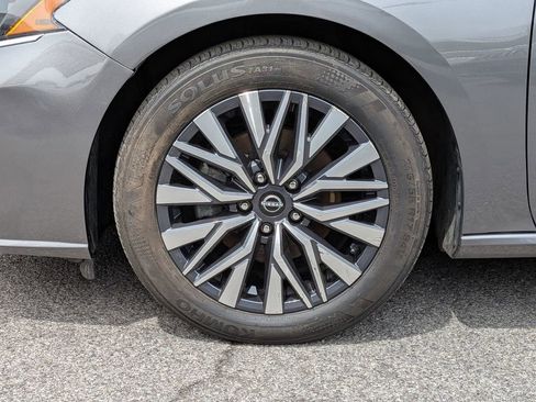 Used 2025 Nissan Altima 2.5 SV FWD image 26