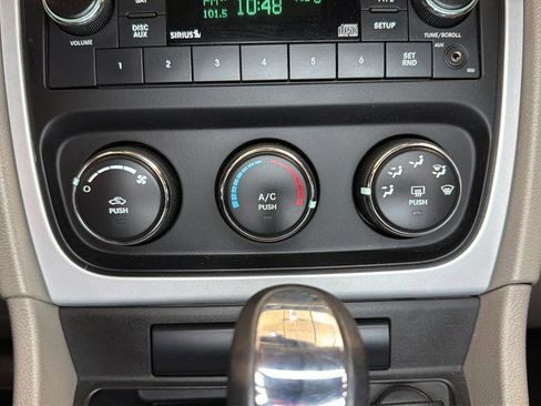 Used 2010 Dodge Caliber Mainstreet image 28