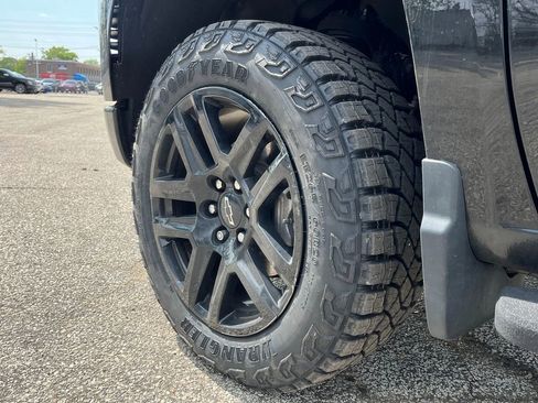 Used 2023 Chevrolet Silverado 1500 LT Trail Boss w/ Protection Package AWD/4WD image 11