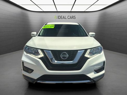 Used 2020 Nissan Rogue SV FWD image 2