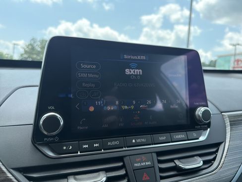 Used 2019 Nissan Altima 2.5 SL FWD image 6