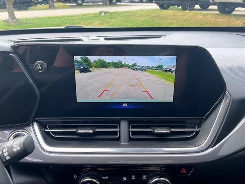 Used 2025 Chevrolet Trax ACTIV w/ Driver Confidence Package FWD image 21