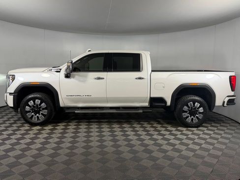 Used 2025 GMC Sierra 3500 Denali w/ Denali Reserve Package AWD/4WD image 11
