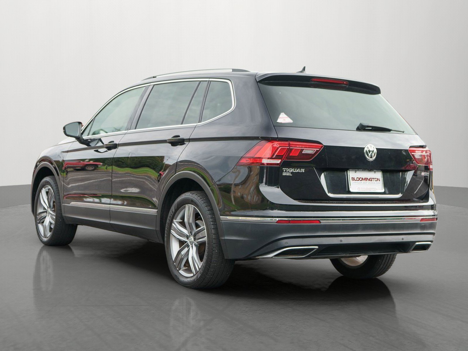 Used 2019 Volkswagen Tiguan SEL Premium w/ 3rd Row Seat Package AWD/4WD image 5