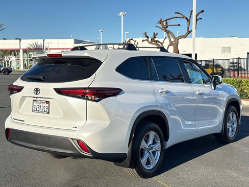 Certified 2025 Toyota Highlander LE image 13