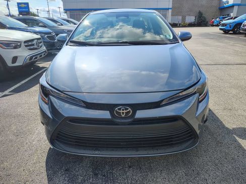 Used 2025 Toyota Corolla LE FWD image 2