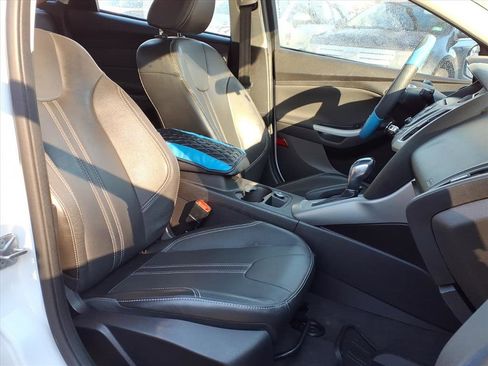 Used 2014 Ford Focus SE w/ Equipment Group 201A image 6