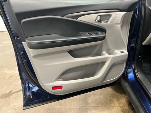 Used 2019 Honda Ridgeline RTL image 10