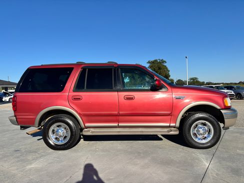 Used 2002 Ford Expedition Eddie Bauer image 3