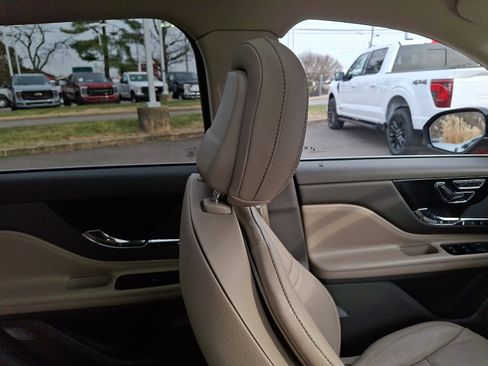 Used 2020 Lincoln Corsair Reserve w/ Equipment Group 201A image 13