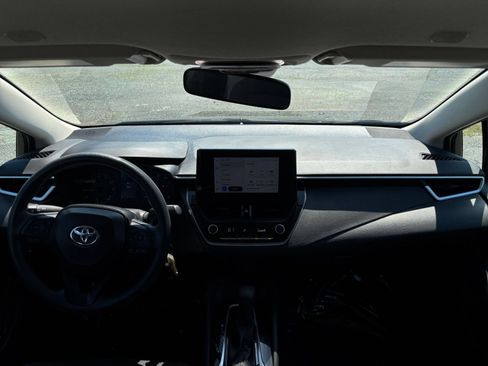 Used 2025 Toyota Corolla LE FWD image 24