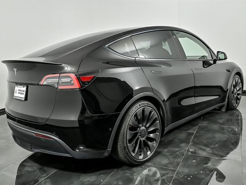 Used 2022 Tesla Model Y Performance AWD/4WD image 9