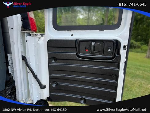 Used 2017 Chevrolet Express 2500 RWD image 11