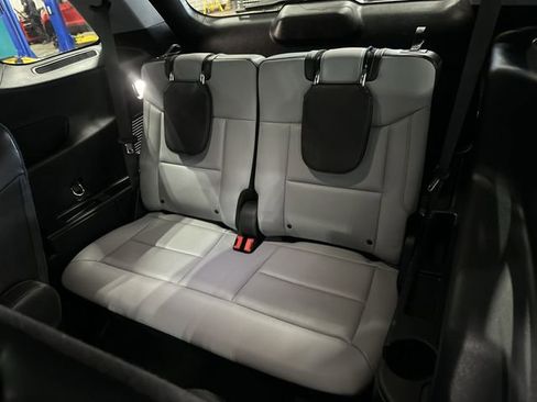 Used 2021 Ford Explorer XLT w/ Equipment Group 202A image 28