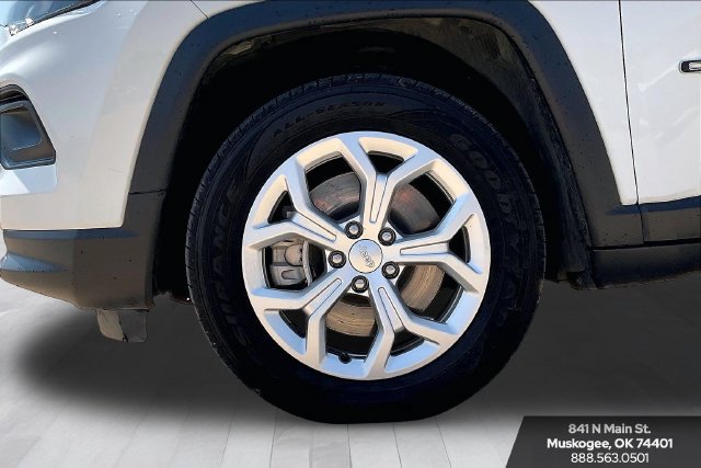 Used 2024 Jeep Compass Latitude AWD/4WD image 33