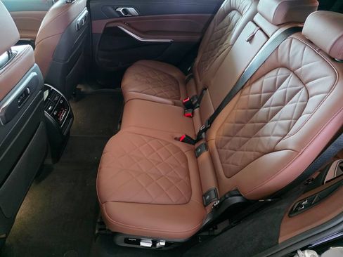 New 2027 BMW X7 xDrive40i w/ M Sport Package AWD/4WD image 12