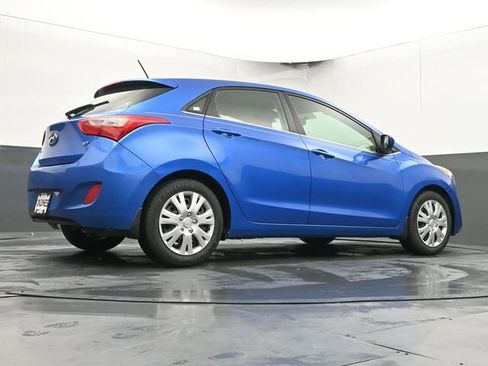 Used 2017 Hyundai Elantra GT image 45