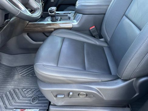 Used 2025 Chevrolet Silverado 1500 LT Trail Boss w/ Convenience Package II image 19