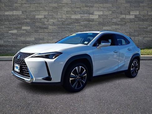 Used 2023 Lexus UX 250h AWD image 3