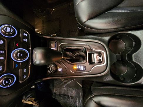 Used 2019 Jeep Cherokee Latitude Plus w/ Cold Weather Group image 21