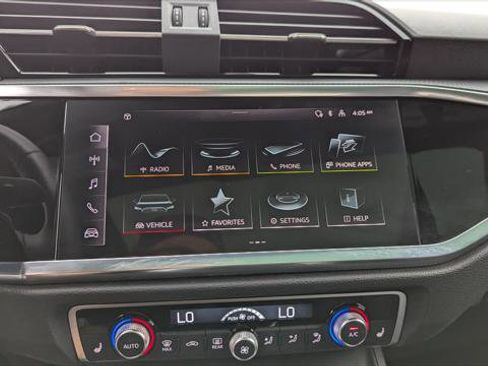 Used 2025 Audi Q3 2.0T Premium image 26