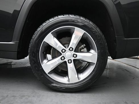 Used 2021 Jeep Grand Cherokee L Limited image 12