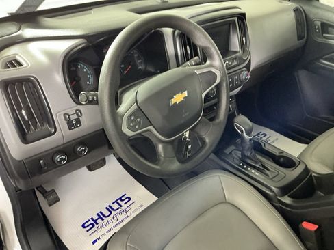 Used 2022 Chevrolet Colorado W/T w/ WT Convenience Package AWD/4WD image 8