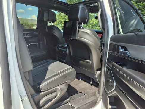Used 2023 Jeep Wagoneer Series II w/ Convenience Group I AWD/4WD image 22