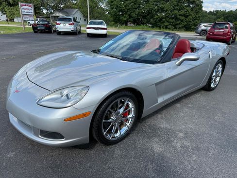 Used 2006 Chevrolet Corvette Convertible w/ Preferred Equipment Group RWD image 17