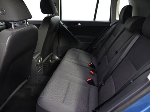 Used 2018 Volkswagen Tiguan Limited w/ Premium Package image 21