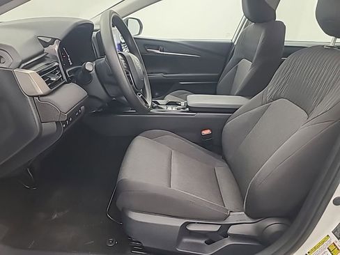 Used 2025 Toyota Camry SE image 27