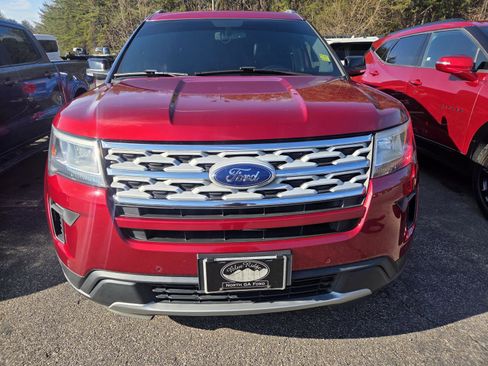 Used 2018 Ford Explorer XLT w/ Equipment Group 202A image 7
