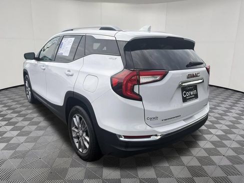 Used 2024 GMC Terrain SLT AWD/4WD image 4