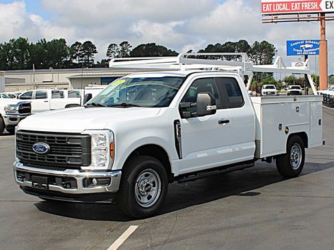 Used 2024 Ford F350 XL w/ XL Chrome Package RWD image 3