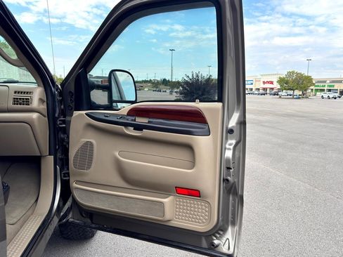 Used 2005 Ford Excursion Eddie Bauer AWD/4WD image 24