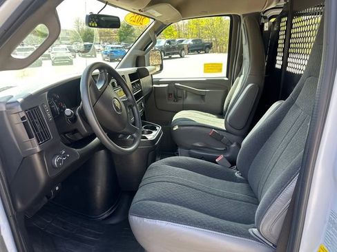 Used 2025 Chevrolet Express 2500 w/ Driver Convenience Package RWD image 20