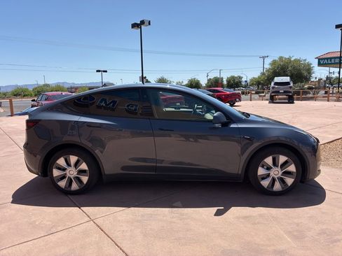 Used 2023 Tesla Model Y Long Range AWD/4WD image 10