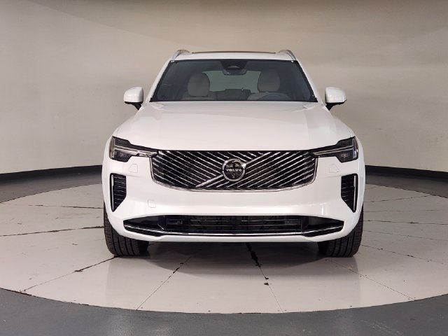 Certified 2026 Volvo XC90 B6 Plus w/ Protection Package Premier AWD/4WD image 9