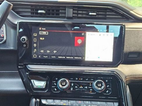 Used 2024 GMC Sierra 2500 AT4 w/ Technology Package image 21