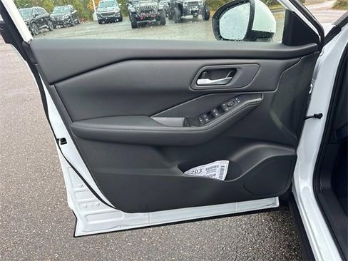 New 2026 Nissan Rogue SV image 21