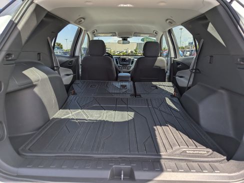 Certified 2022 Chevrolet Equinox LS w/ LPO, Floor Liner Package AWD/4WD image 34