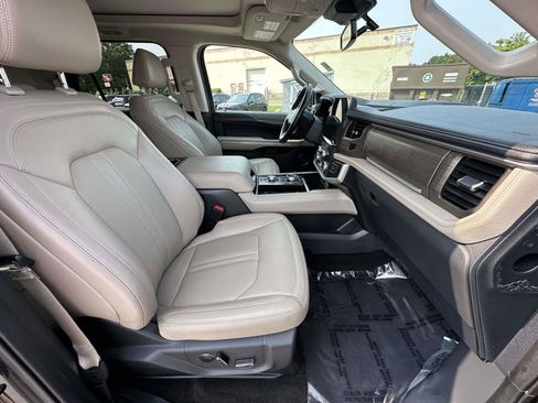 Used 2022 Ford Expedition Limited AWD/4WD image 28