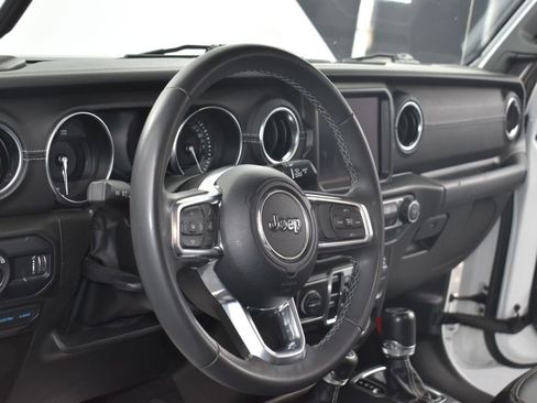 Used 2023 Jeep Wrangler Unlimited Sahara image 13