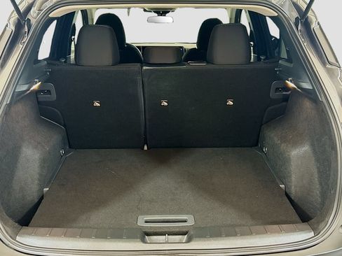 Used 2025 Nissan Kicks SV FWD image 21