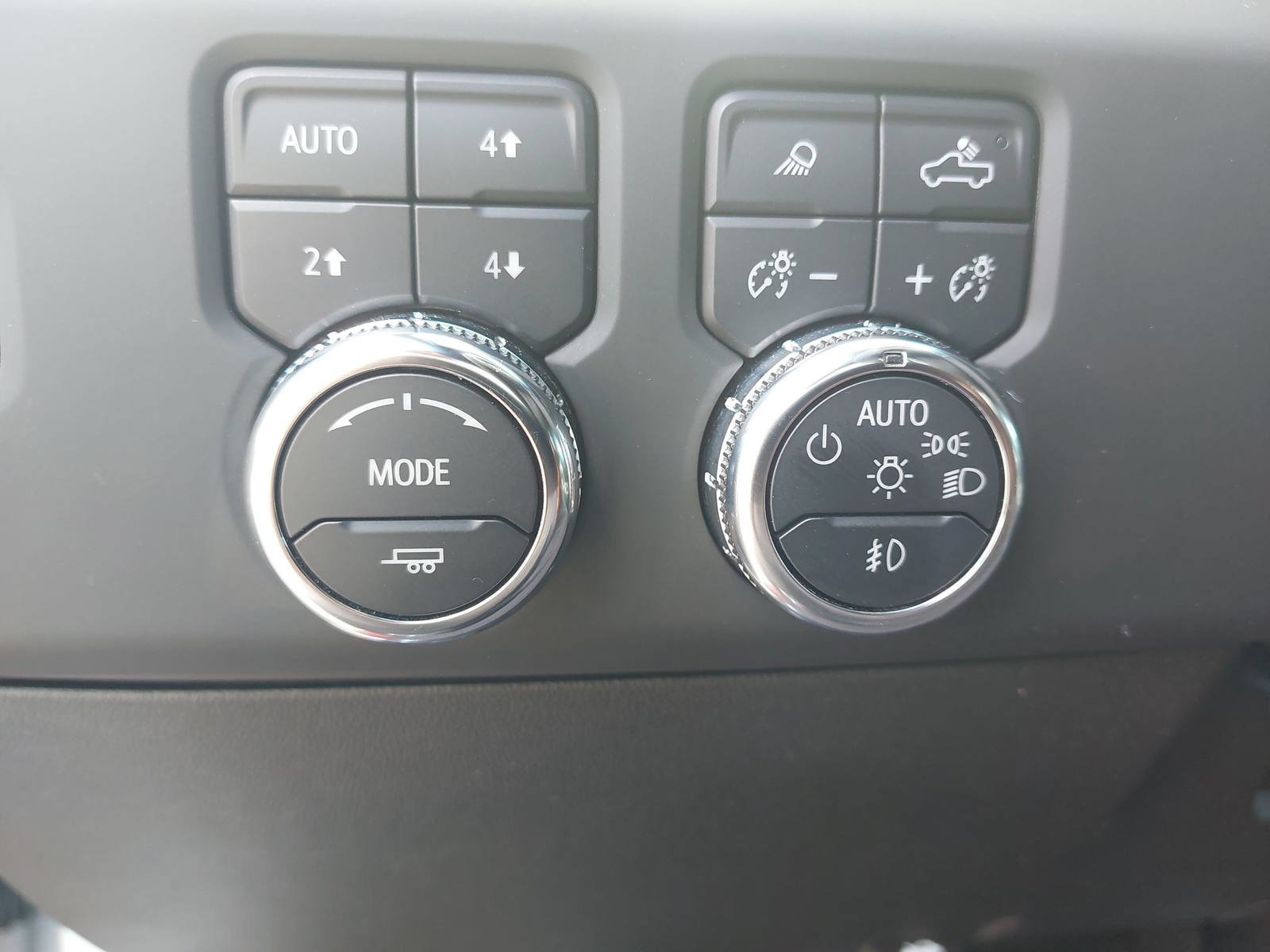 Used 2024 GMC Sierra 2500 AT4 w/ AT4 Preferred Package AWD/4WD image 25