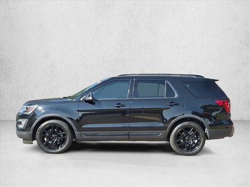 Used 2017 Ford Explorer Sport w/ Equipment Group 401A AWD/4WD image 9