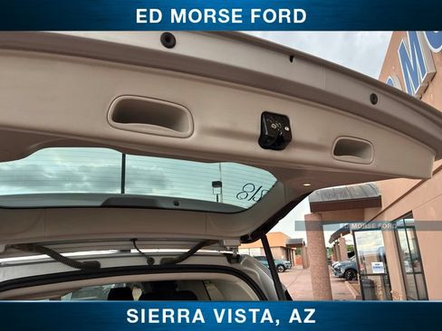 Used 2024 Chrysler Pacifica Touring-L FWD image 16
