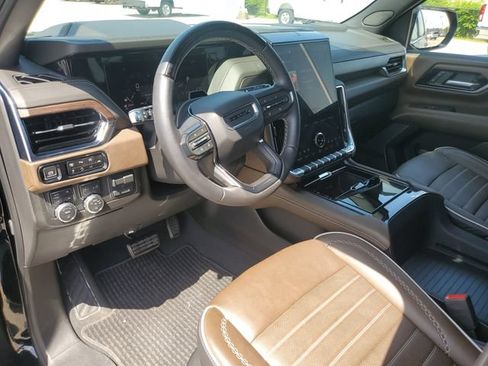 Used 2026 GMC Yukon XL Denali Ultimate w/ LPO, Get Active Package AWD/4WD image 21